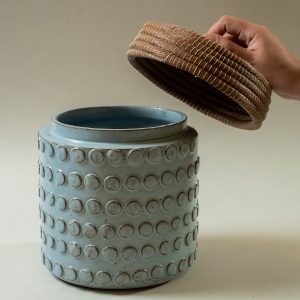 Alternative view of Colores Raíces Kitchen Container – Handwoven Lid Ceramic Jar